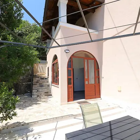 Maxi Апартаменты Волоско